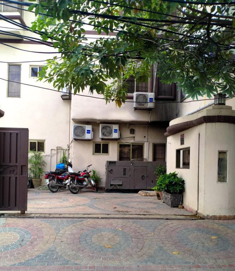 Lokal Rooms X Gulberg Lahore Exterior foto